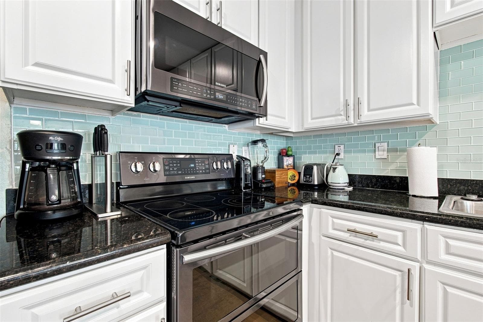Townhouse at 9801 MEADOW FIELD CIR, TAMPA, photo 12 of 48