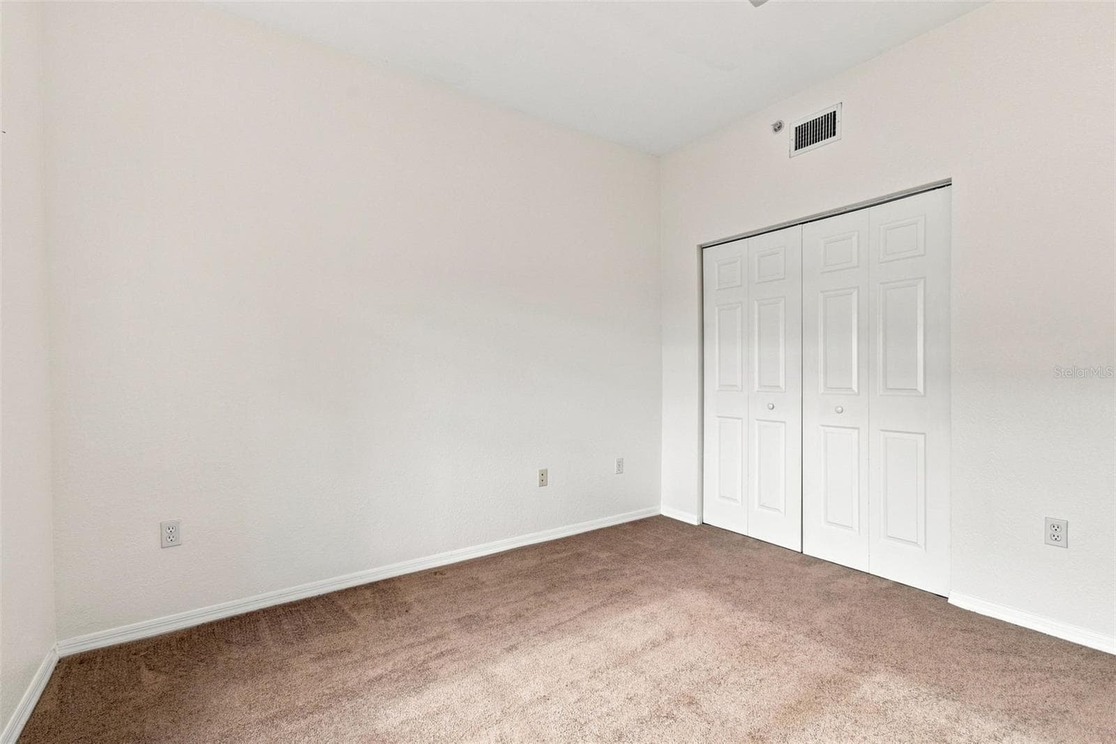 Townhouse at 9801 MEADOW FIELD CIR, TAMPA, photo 28 of 48