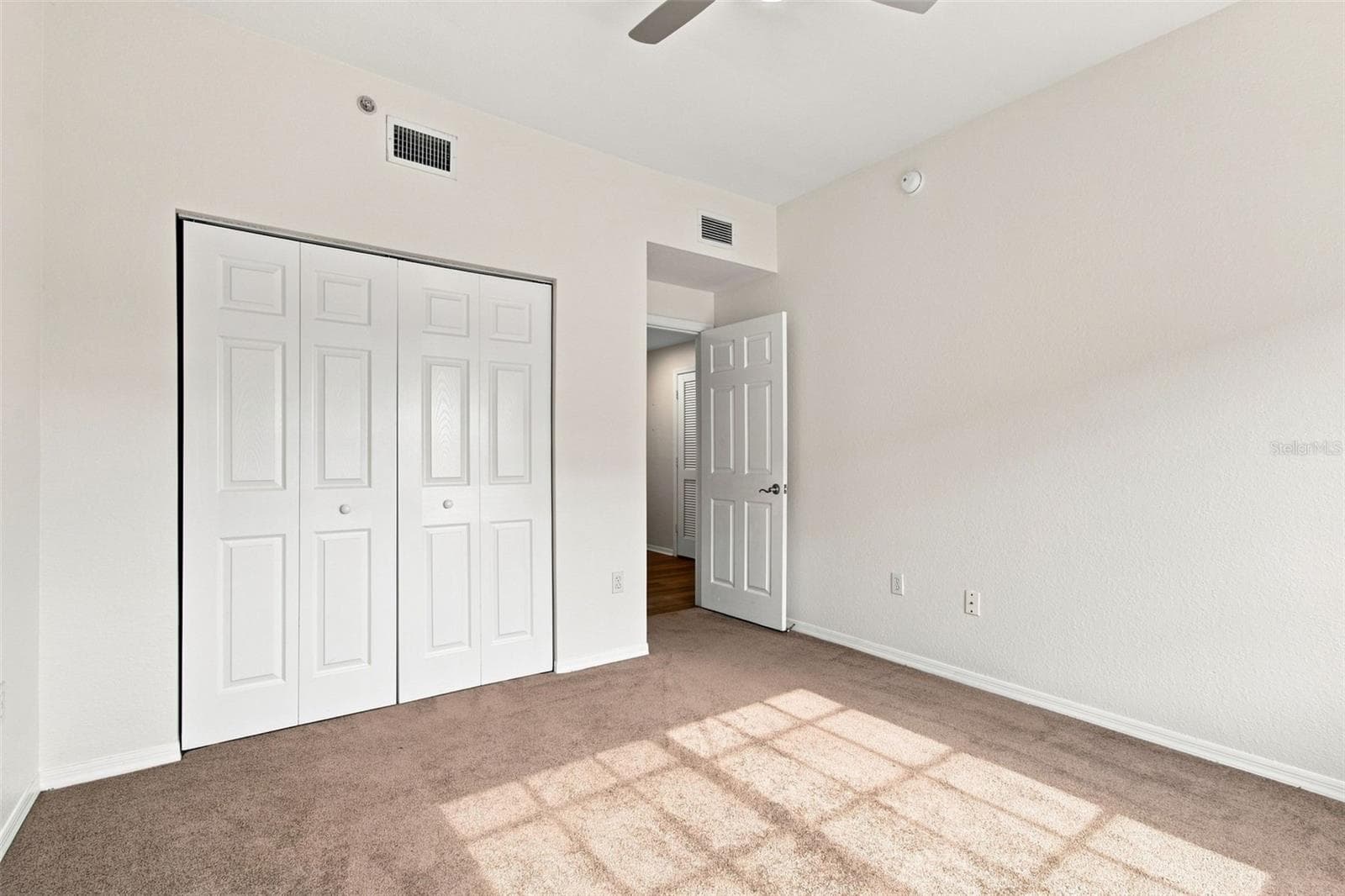 Townhouse at 9801 MEADOW FIELD CIR, TAMPA, photo 29 of 48