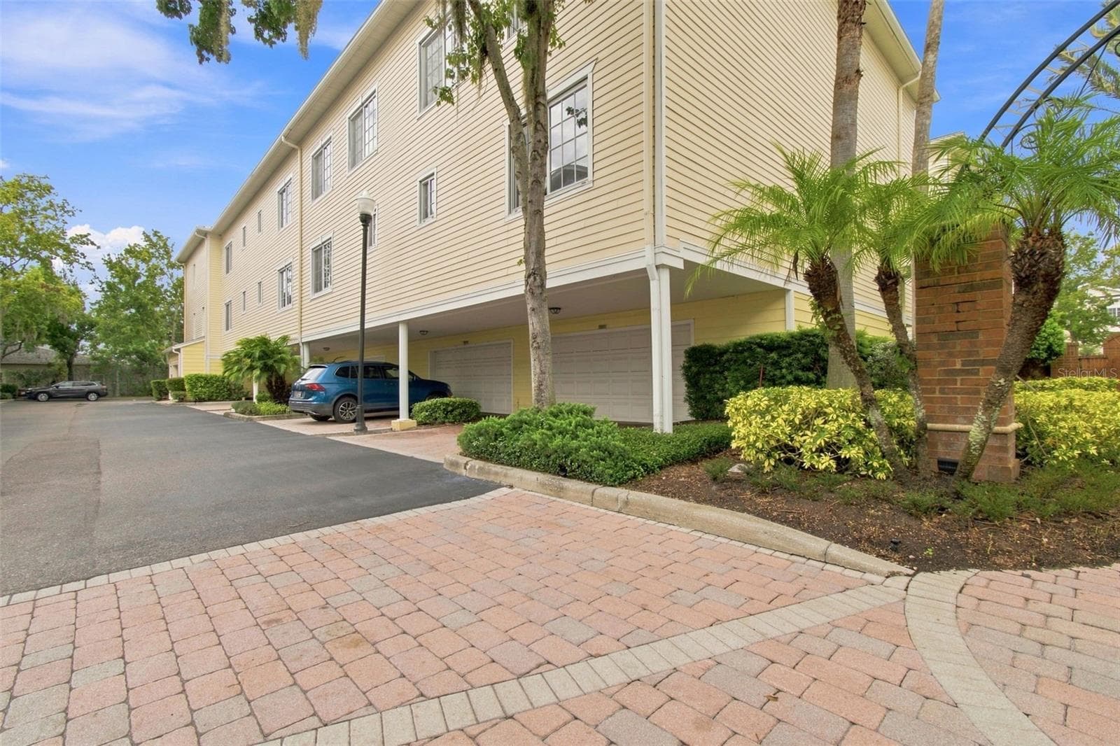 Townhouse at 9801 MEADOW FIELD CIR, TAMPA, photo 39 of 48