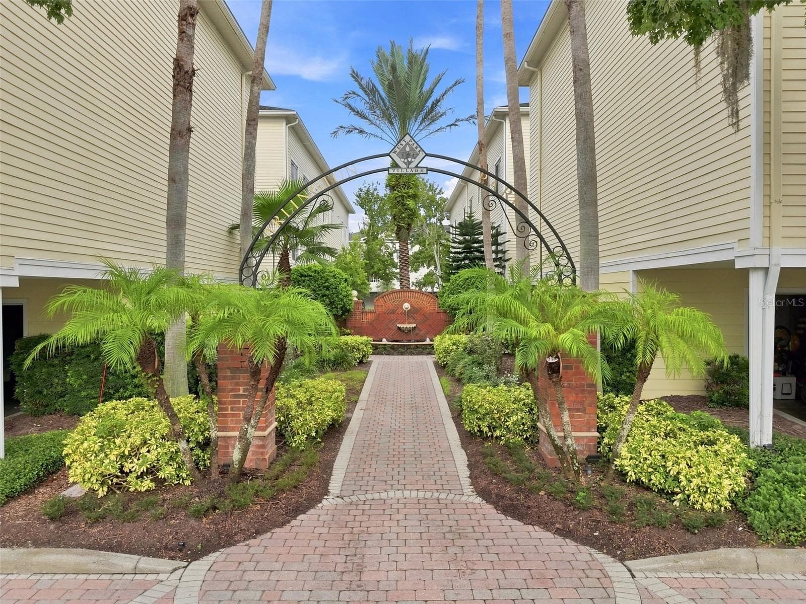 Townhouse at 9801 MEADOW FIELD CIR, TAMPA, photo 41 of 48
