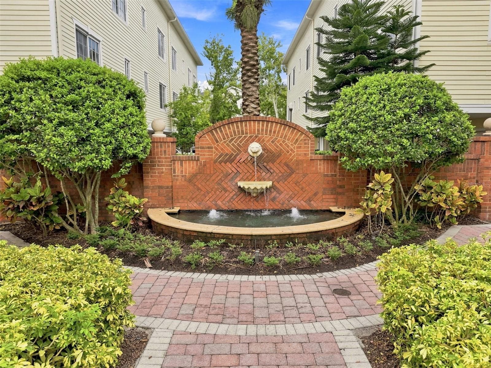 Townhouse at 9801 MEADOW FIELD CIR, TAMPA, photo 42 of 48