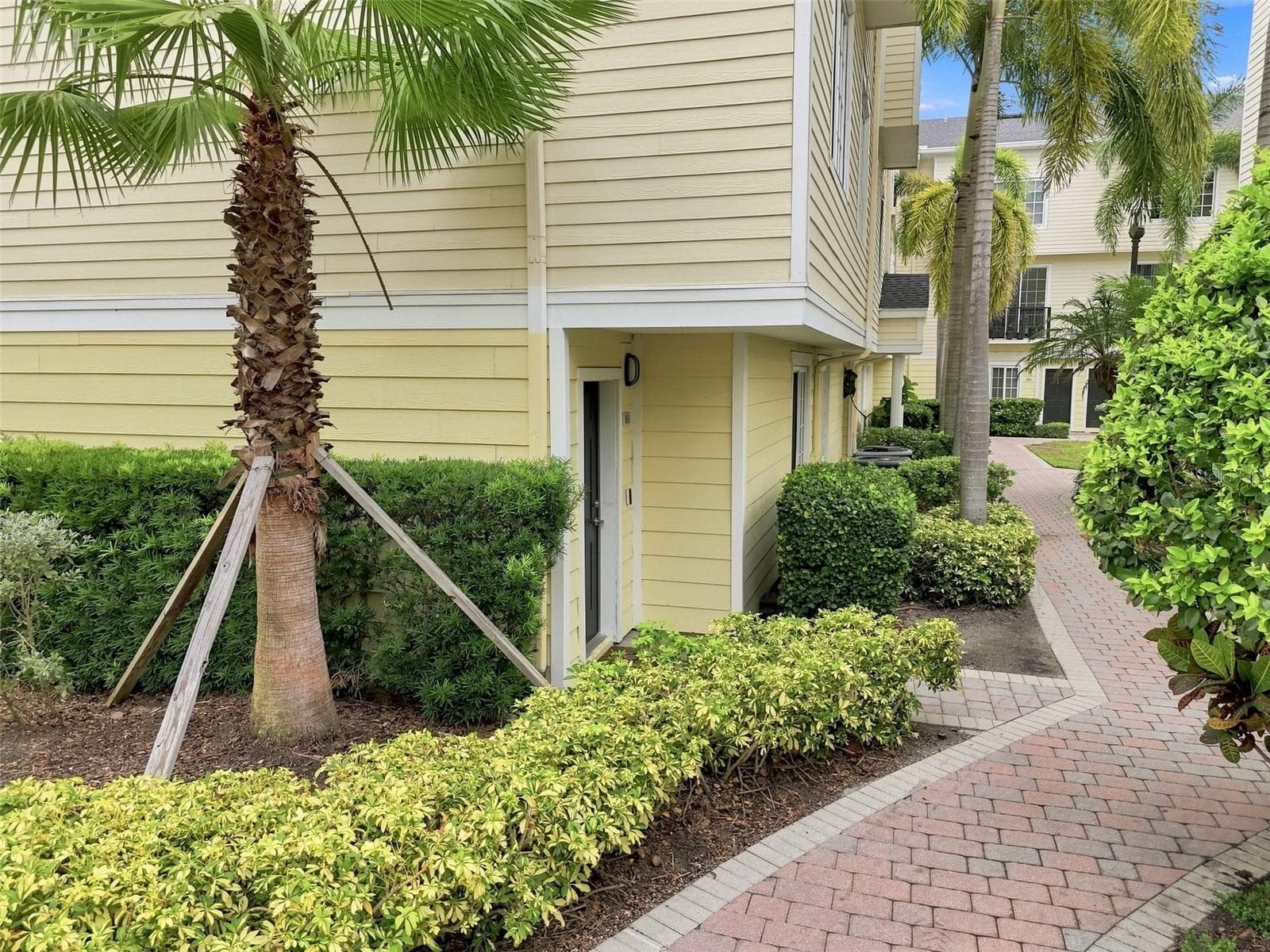 Townhouse at 9801 MEADOW FIELD CIR, TAMPA, photo 43 of 48