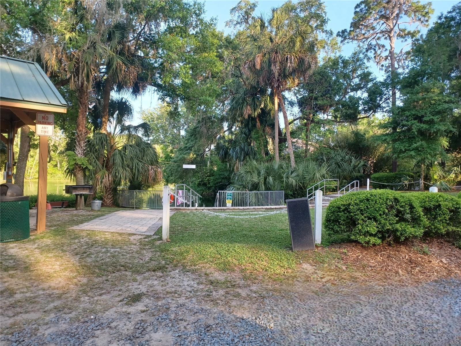 Private beach/Swim area access.  There is another access for watercrafts/launching - 19199 SW 92ND LOOP, DUNNELLON