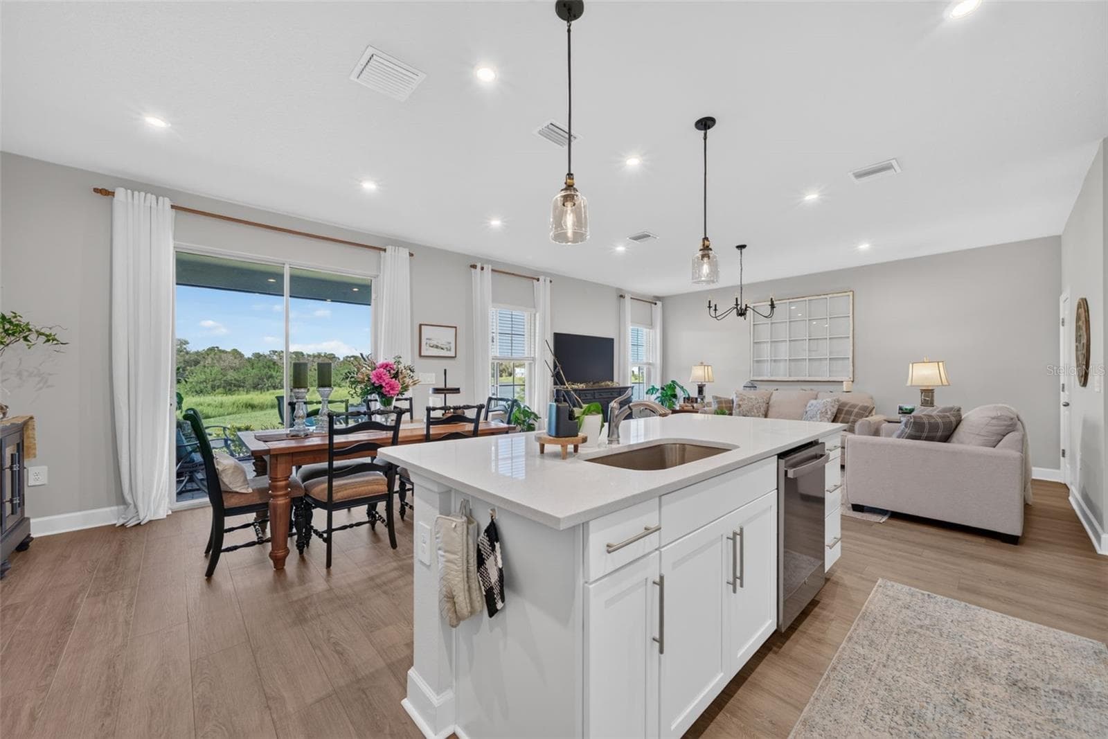 Single Family Residence at 14076 CRIMSON AVE, LAKEWOOD RANCH, photo 19 of 50