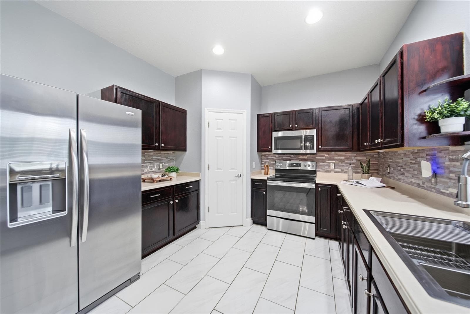 Kitchen - 7749 75TH ST N, PINELLAS PARK