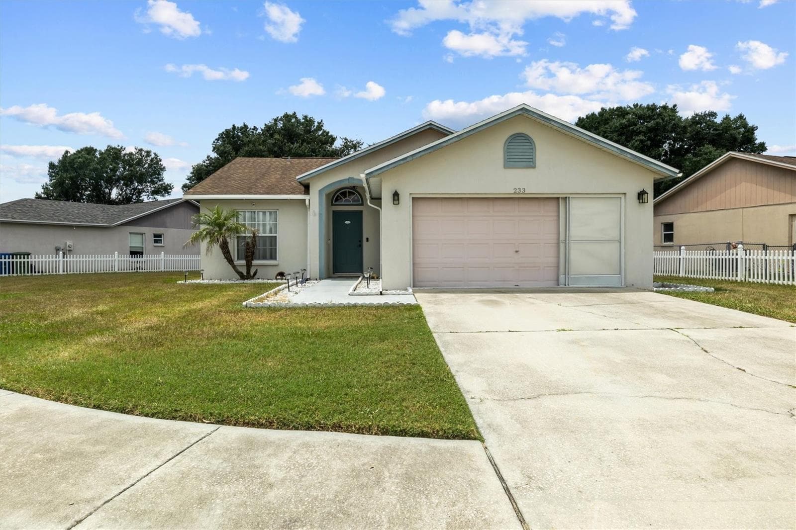 233 KINGS POND AVE