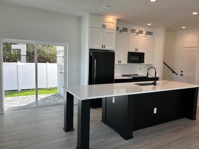 kitchen leading to patio - 2051 PEEL AVE, ORLANDO