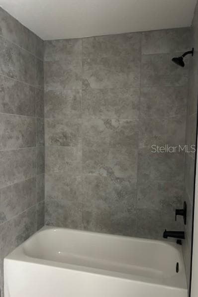 guest bath with tub/shower combo - 2051 PEEL AVE, ORLANDO