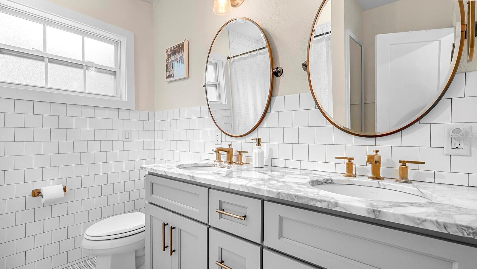 Hallway Bathroom - 1819 LAKE SUE DR, ORLANDO