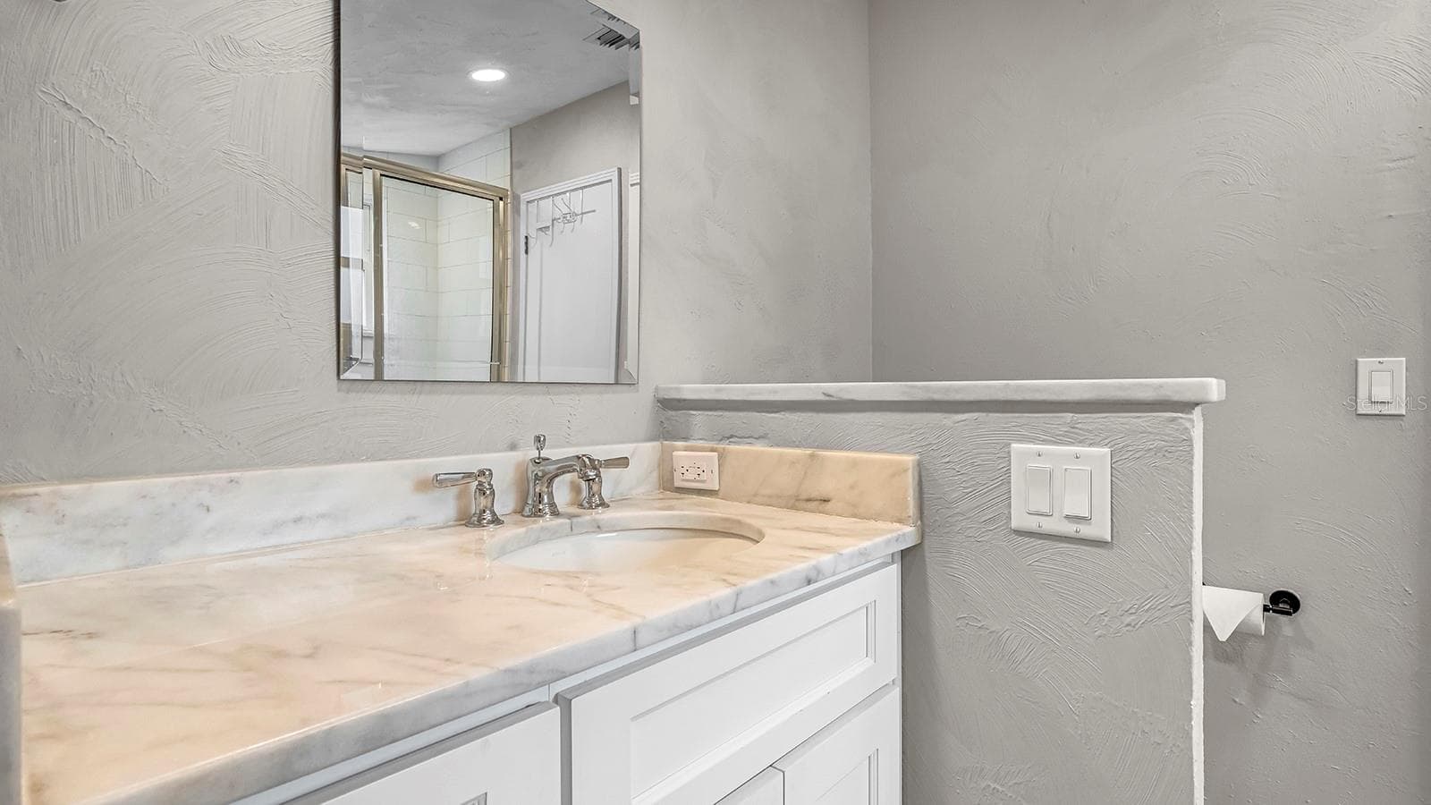 Single Family Residence at 1819 LAKE SUE DR, ORLANDO, photo 17 of 36