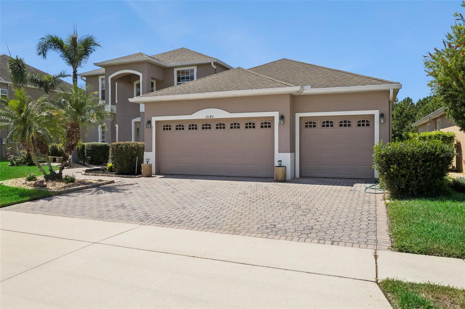 Single Family Residence at 2040 HAWKS LANDING DR, ORLANDO, photo 2 of 65