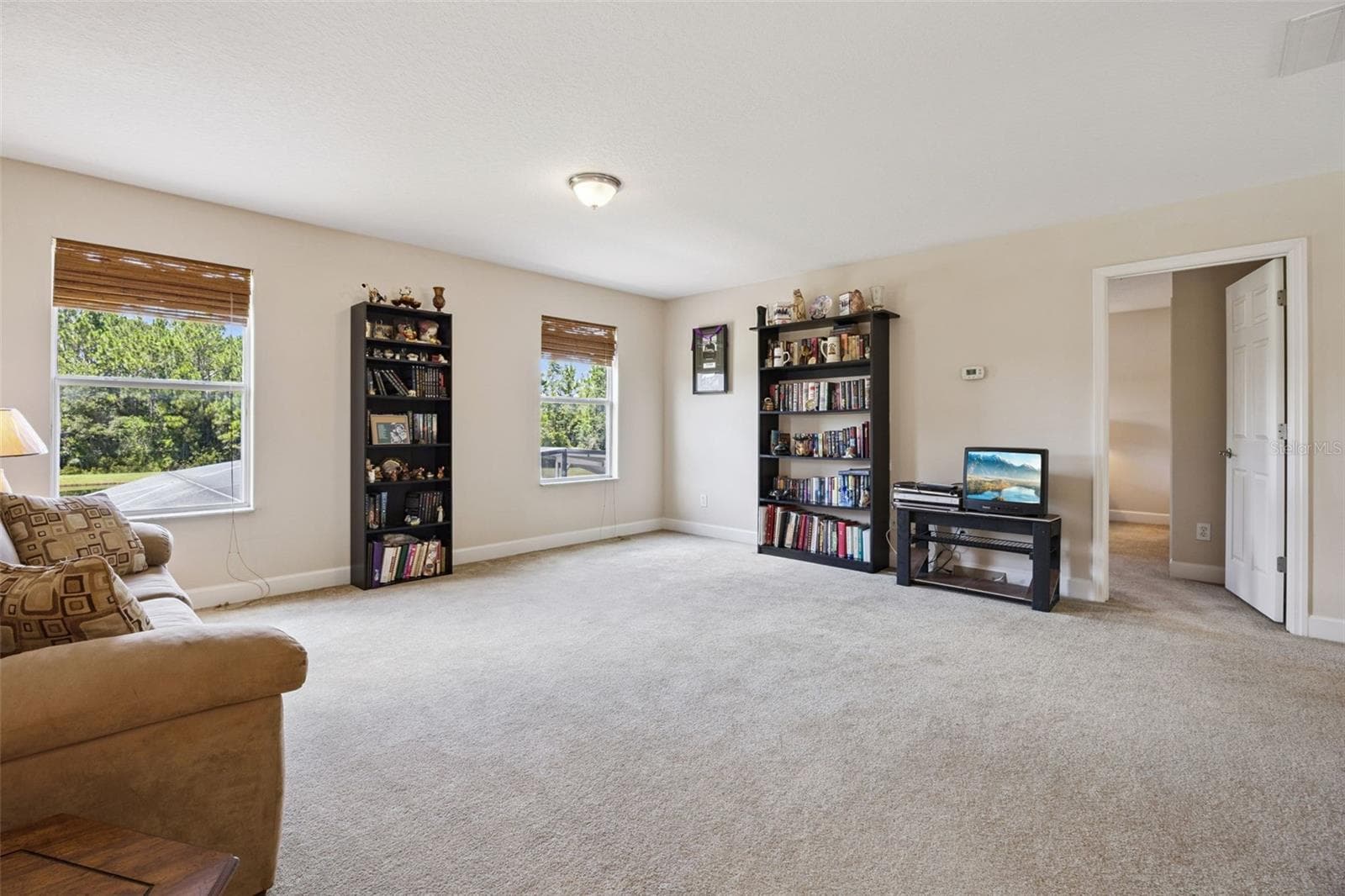 Single Family Residence at 2040 HAWKS LANDING DR, ORLANDO, photo 6 of 65