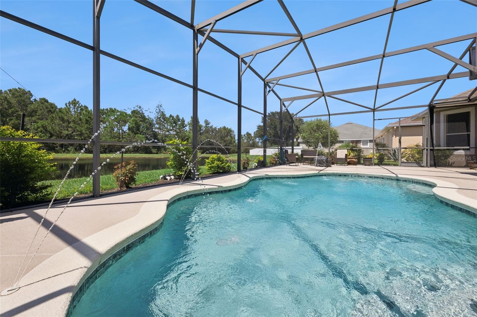 Single Family Residence at 2040 HAWKS LANDING DR, ORLANDO, photo 37 of 65