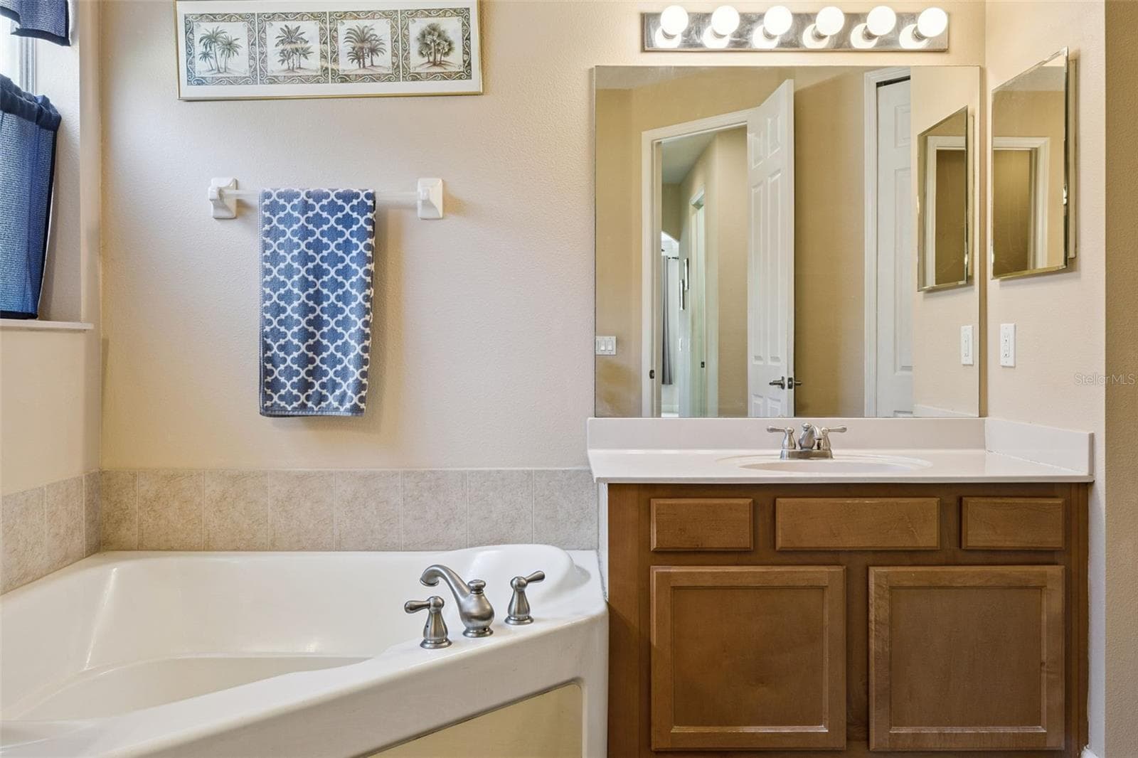Single Family Residence at 2040 HAWKS LANDING DR, ORLANDO, photo 45 of 65