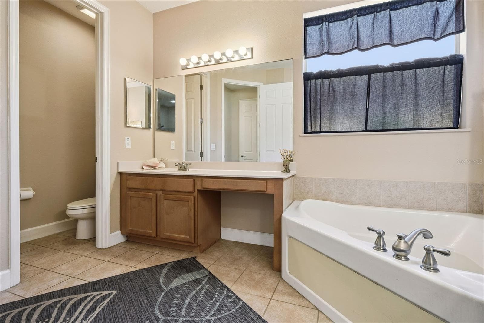Single Family Residence at 2040 HAWKS LANDING DR, ORLANDO, photo 48 of 65