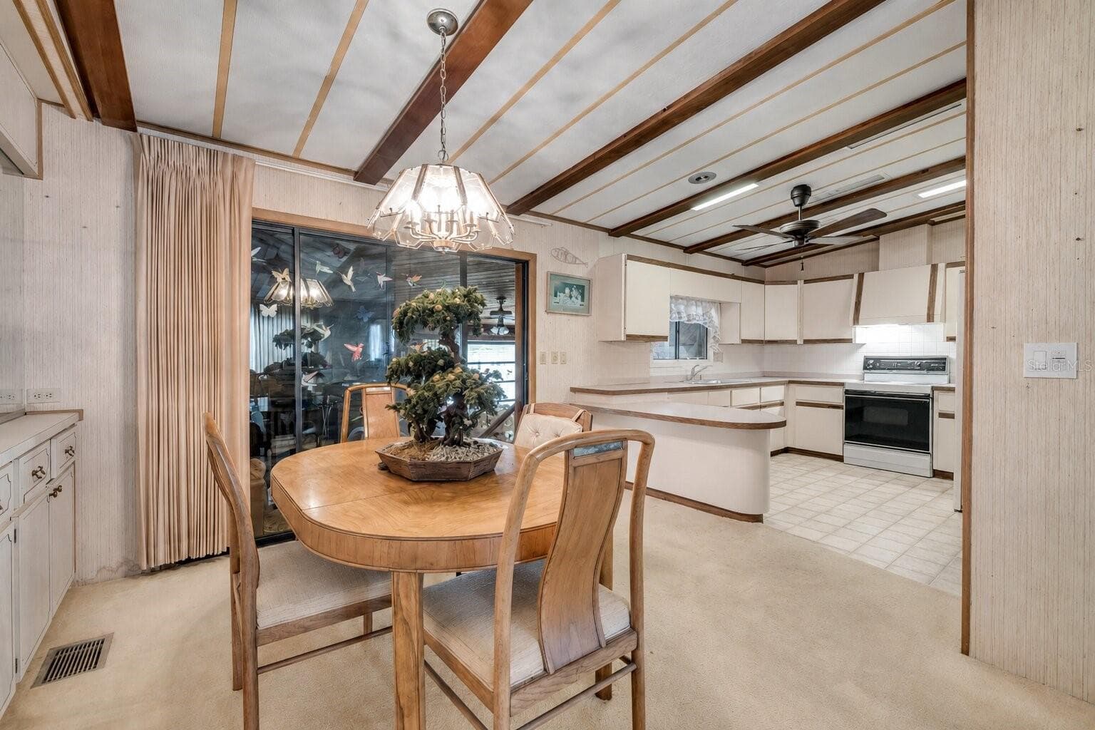 Digitally decluttered. - 215 GARY AVE, OAK HILL