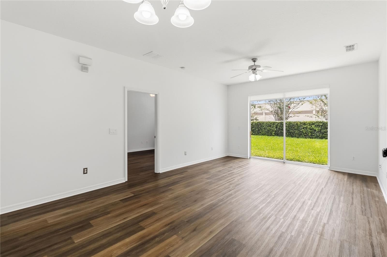 Single Family Residence at 2628 BALFORN TOWER WAY, WINTER GARDEN, photo 7 of 44