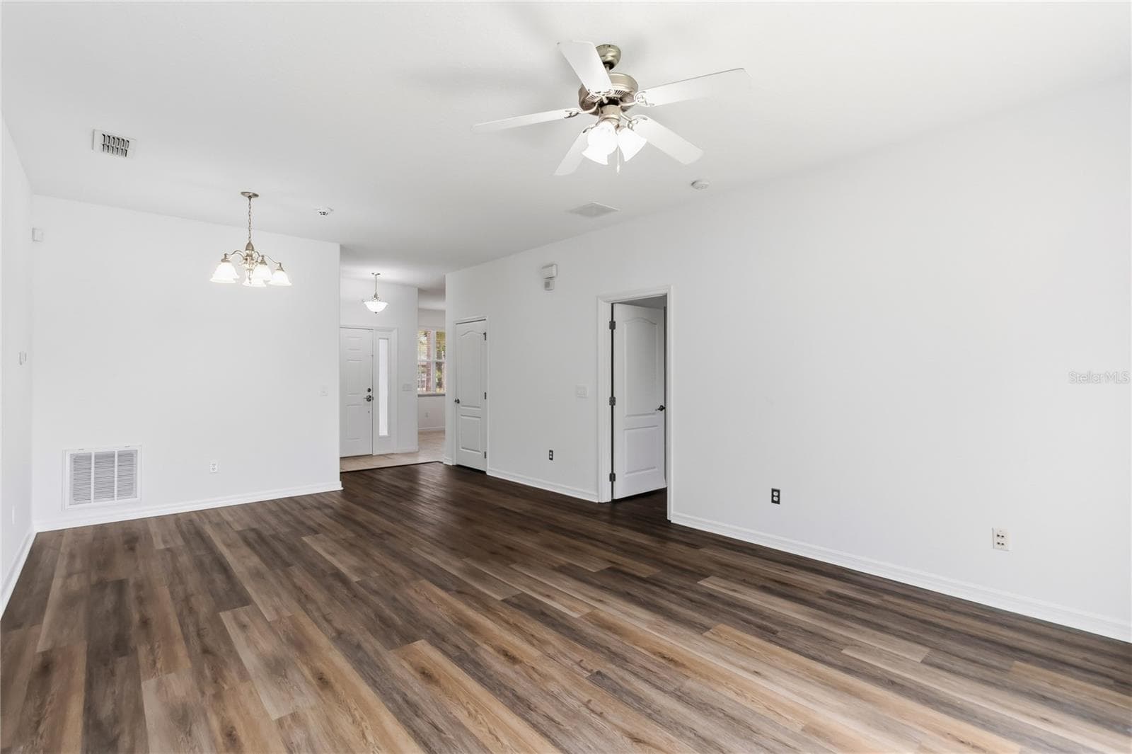 Single Family Residence at 2628 BALFORN TOWER WAY, WINTER GARDEN, photo 8 of 44