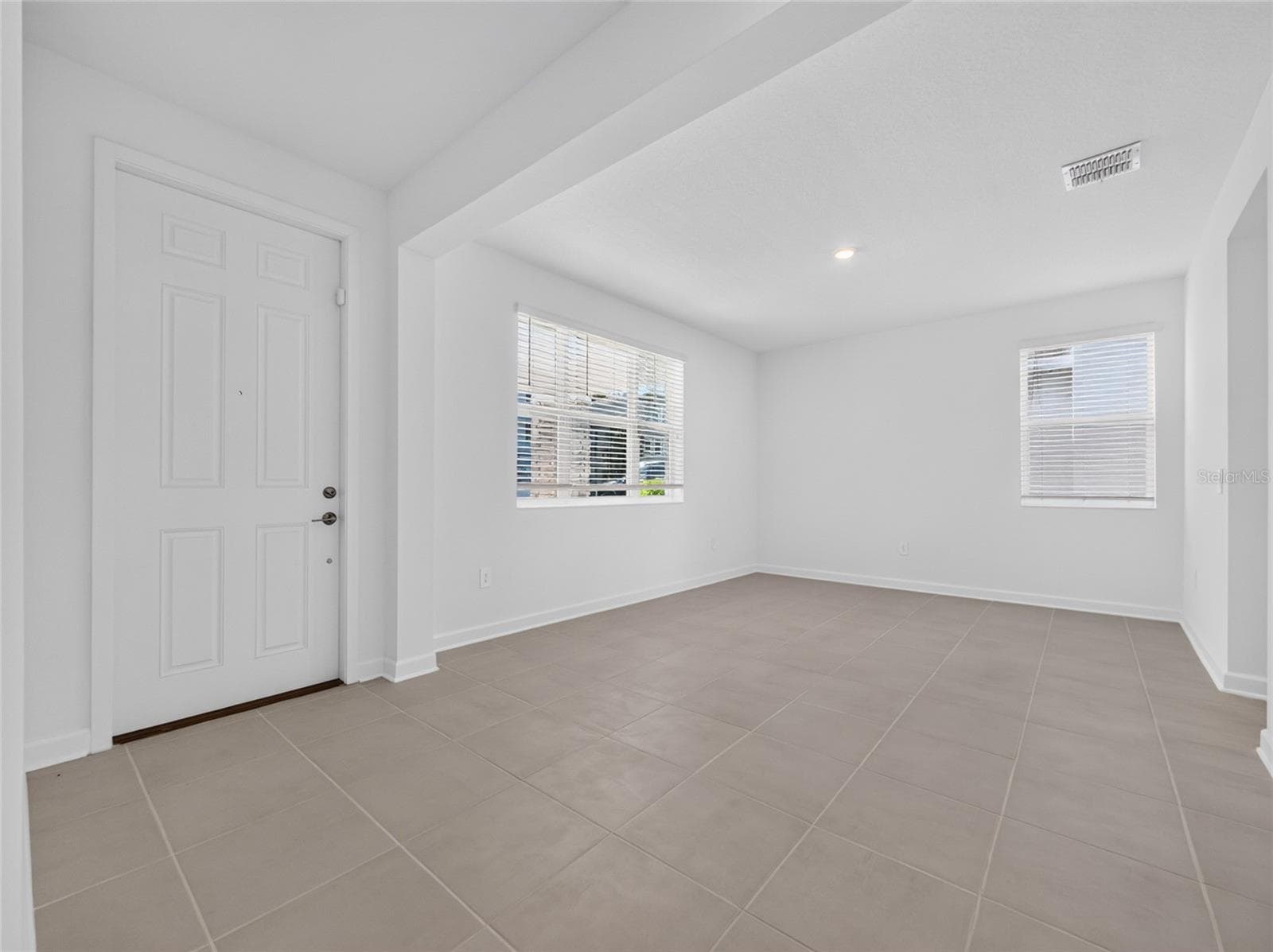 Single Family Residence at 1283 DORA PARC LN, MOUNT DORA, photo 8 of 18