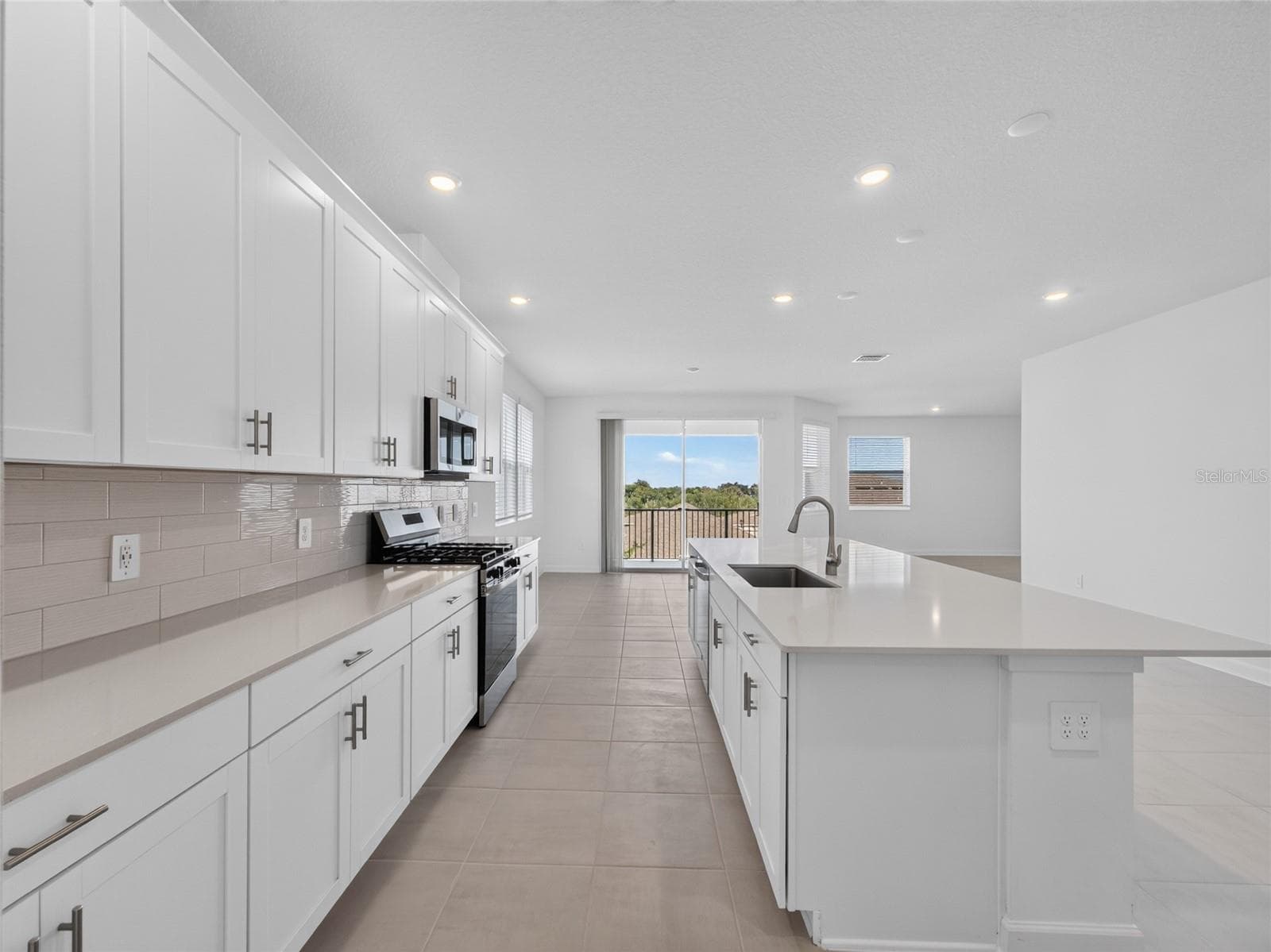 Single Family Residence at 1283 DORA PARC LN, MOUNT DORA, photo 11 of 18