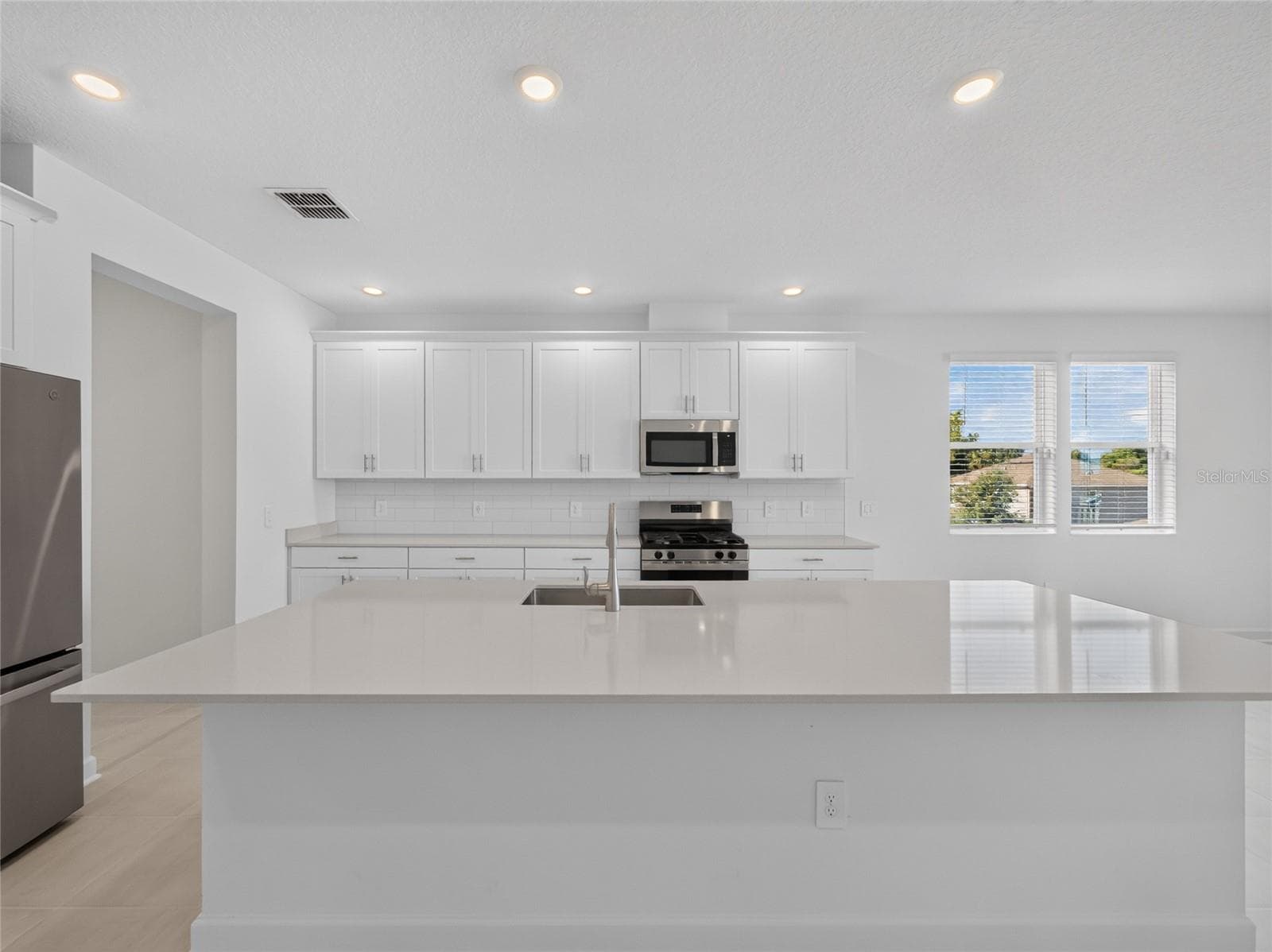 Single Family Residence at 1283 DORA PARC LN, MOUNT DORA, photo 12 of 18