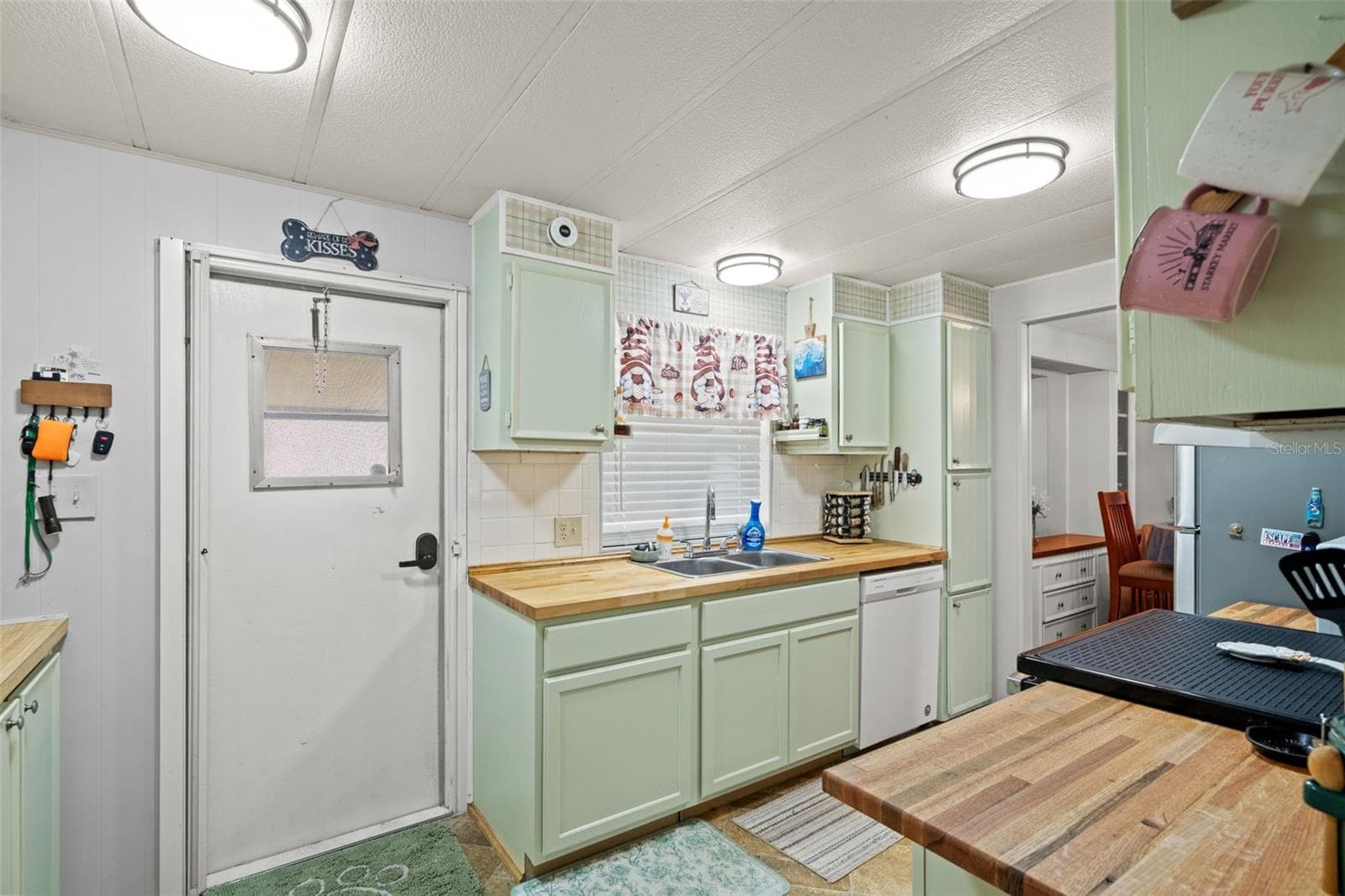 Manufactured Home at 7457 MONTROSE AVE, BROOKSVILLE, photo 9 of 22