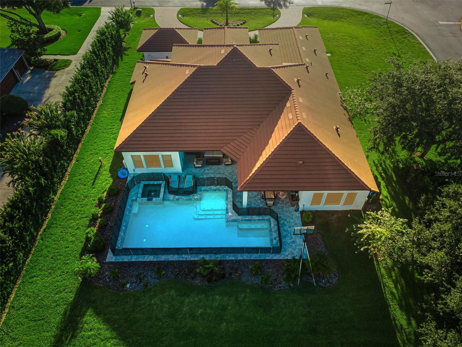 Single Family Residence at 1422 OAK MEADOW PT, NEW PORT RICHEY, photo 2 of 100