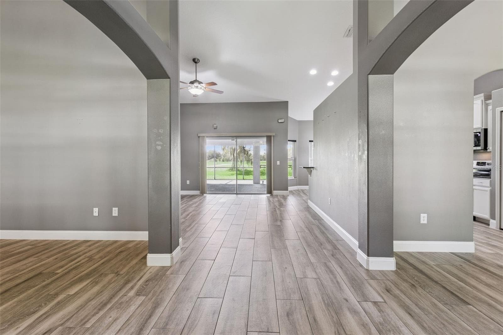 Single Family Residence at 31038 FAIRVISTA DR, TAVARES, photo 4 of 41