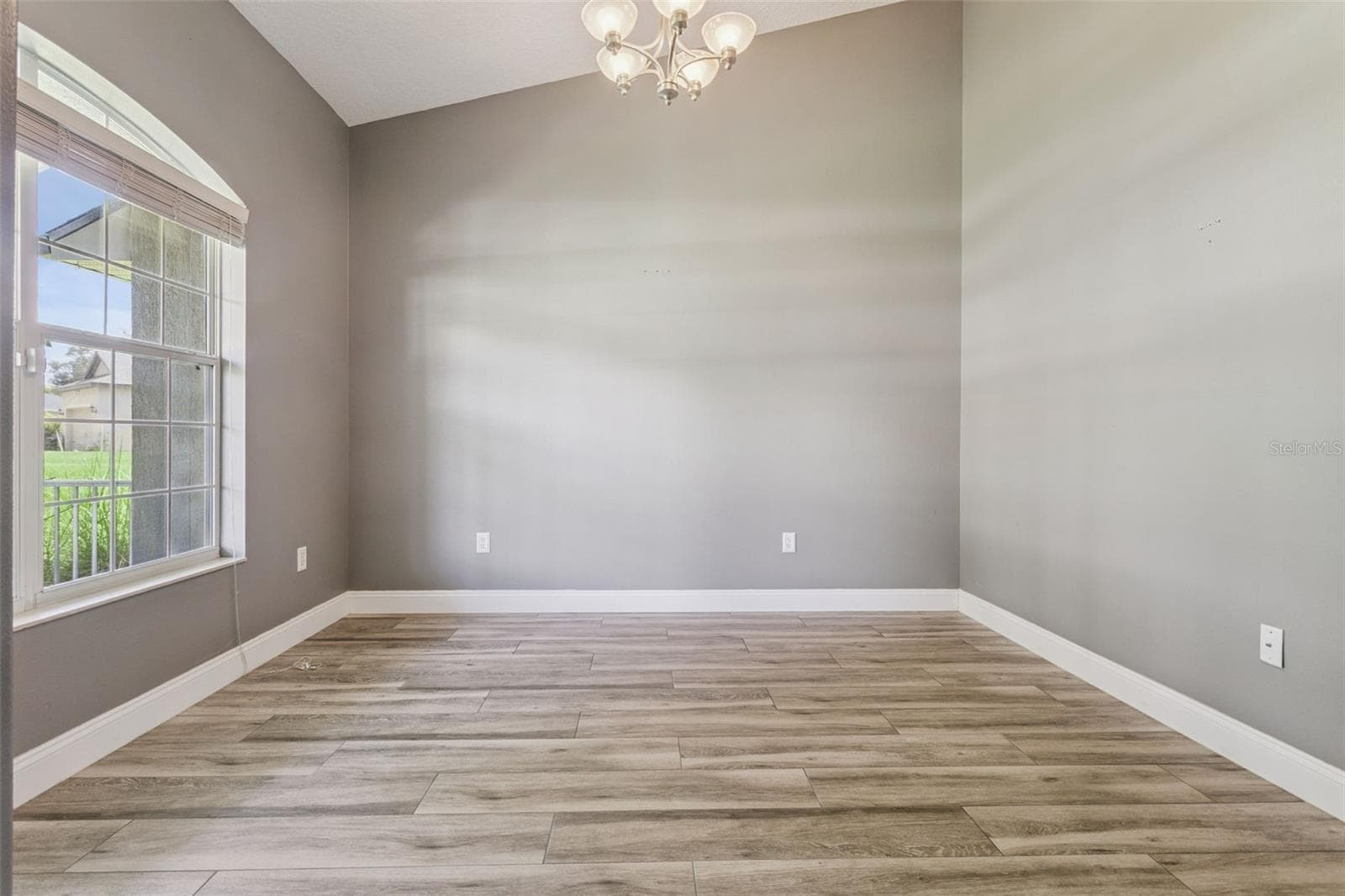 Single Family Residence at 31038 FAIRVISTA DR, TAVARES, photo 8 of 41