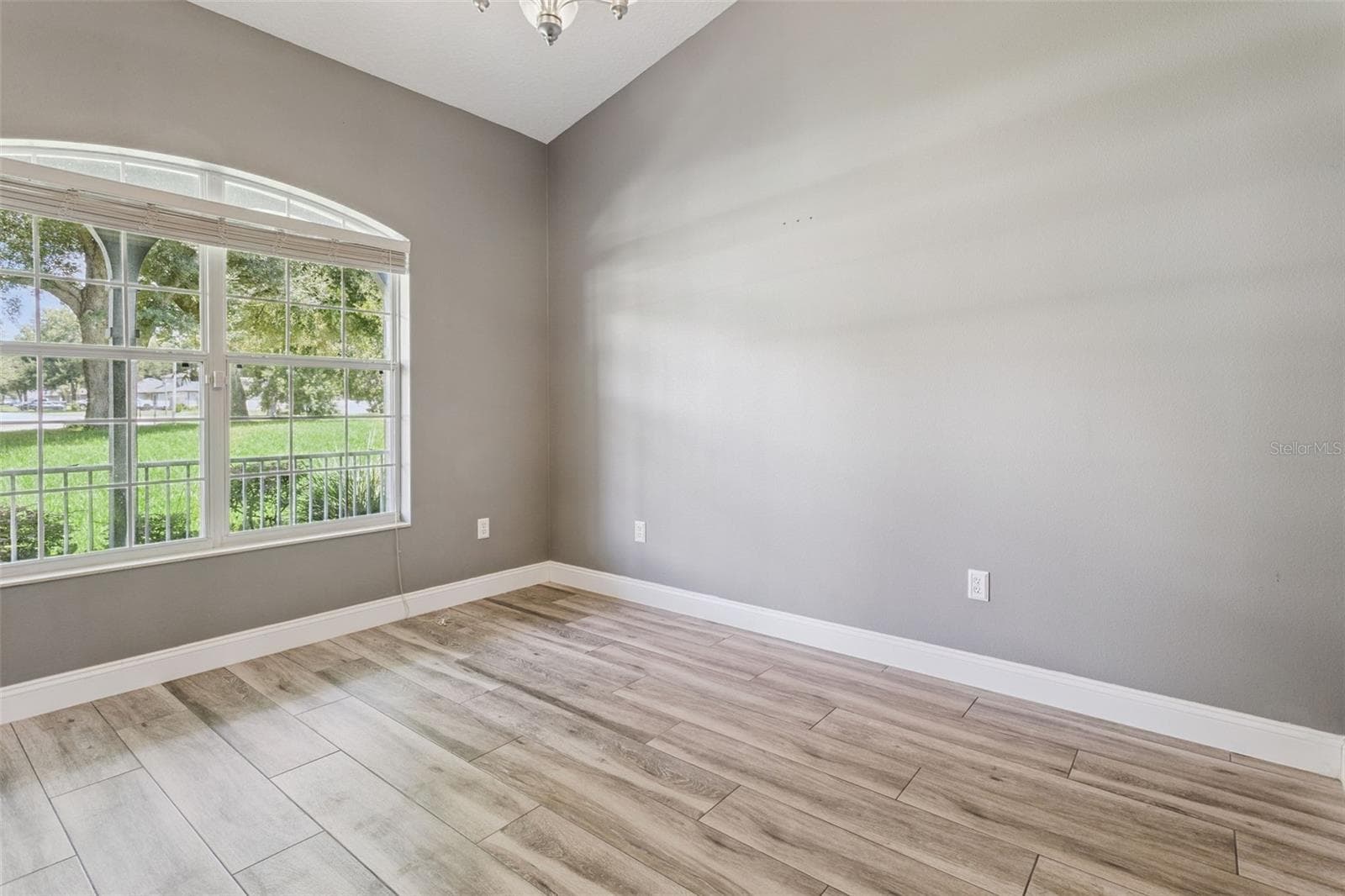 Single Family Residence at 31038 FAIRVISTA DR, TAVARES, photo 9 of 41