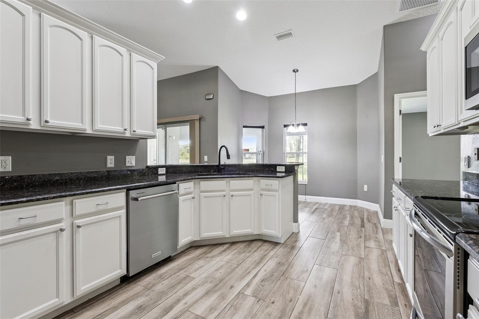 Single Family Residence at 31038 FAIRVISTA DR, TAVARES, photo 17 of 41