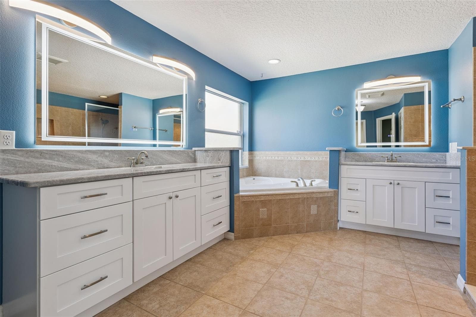 Single Family Residence at 31038 FAIRVISTA DR, TAVARES, photo 24 of 41