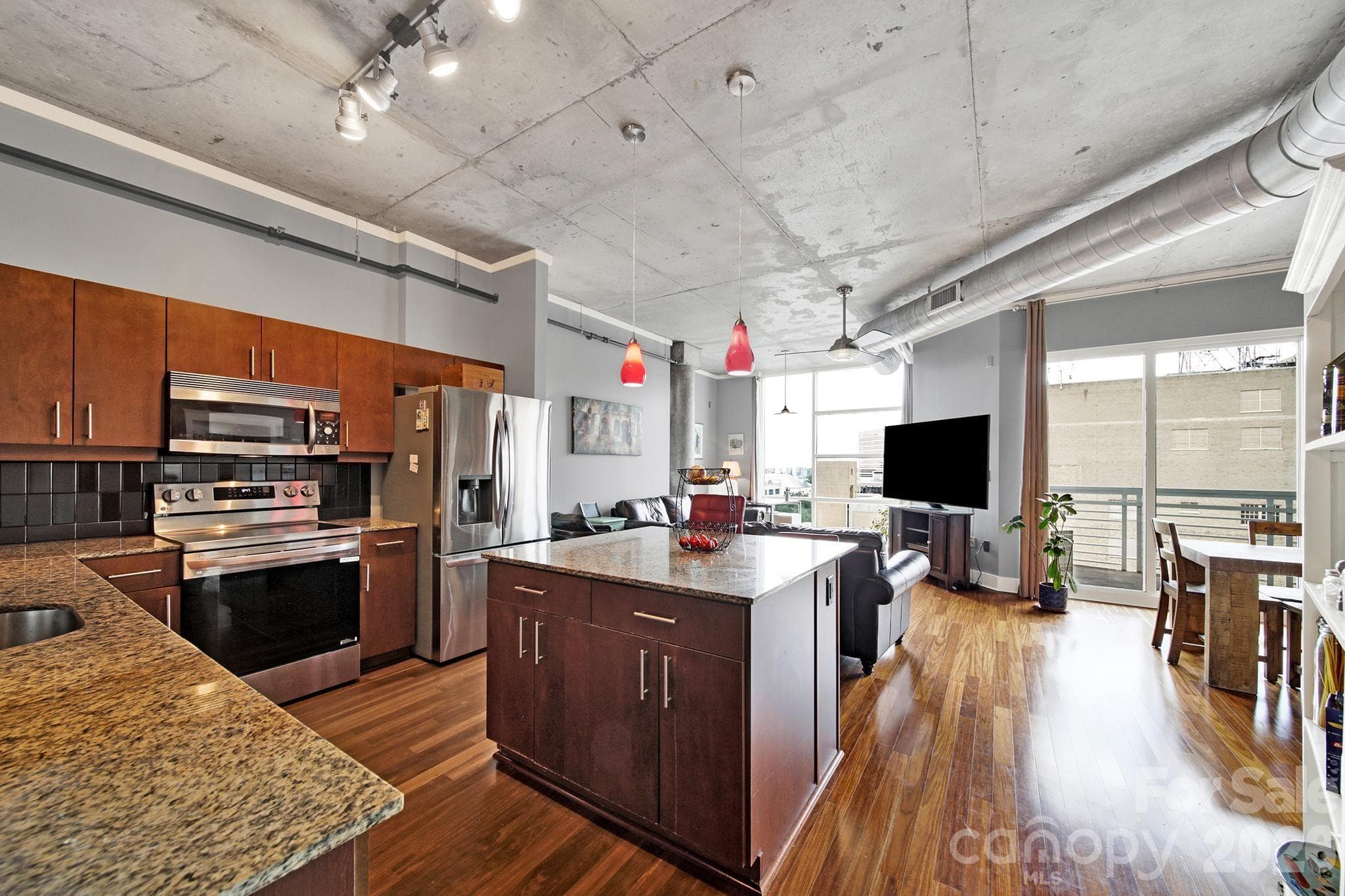 Condominium at 505 E 6th Street, Charlotte, photo 5 of 34