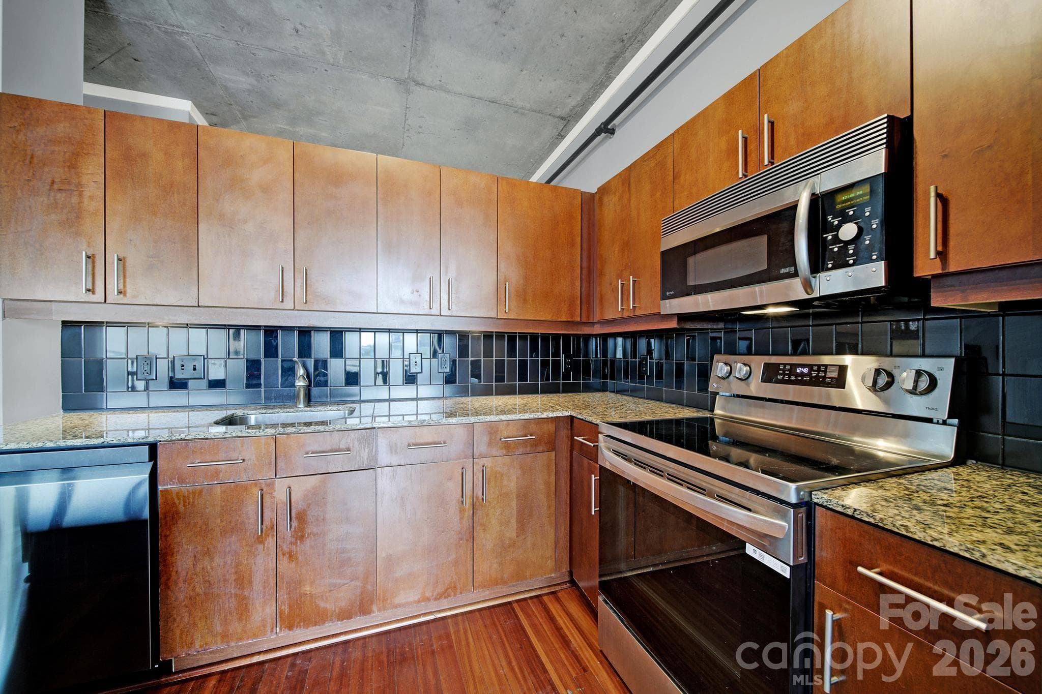 Condominium at 505 E 6th Street, Charlotte, photo 8 of 34