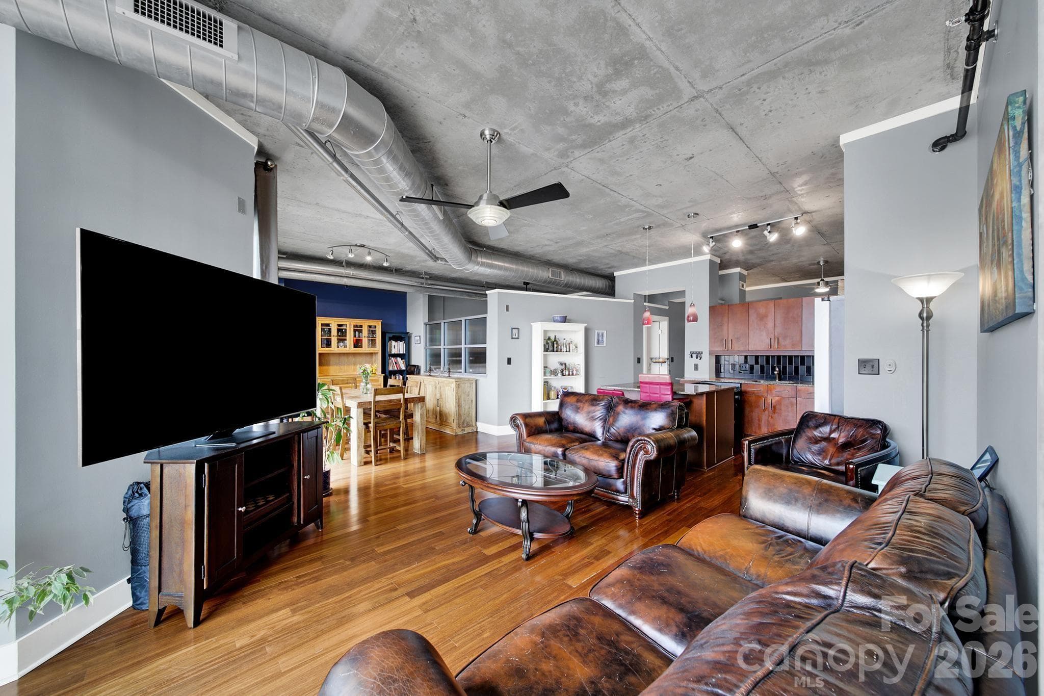 Condominium at 505 E 6th Street, Charlotte, photo 11 of 34