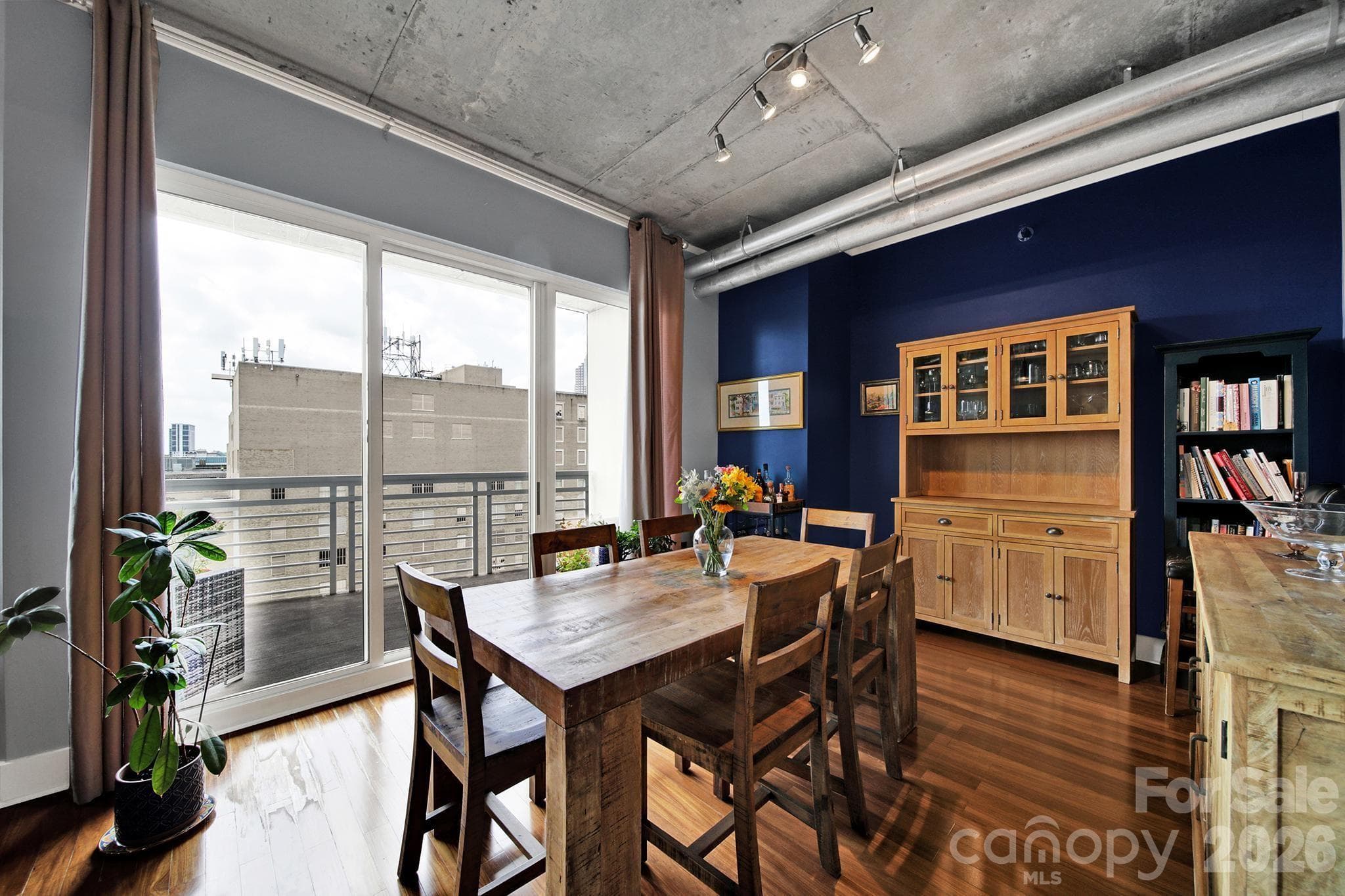 Condominium at 505 E 6th Street, Charlotte, photo 12 of 34