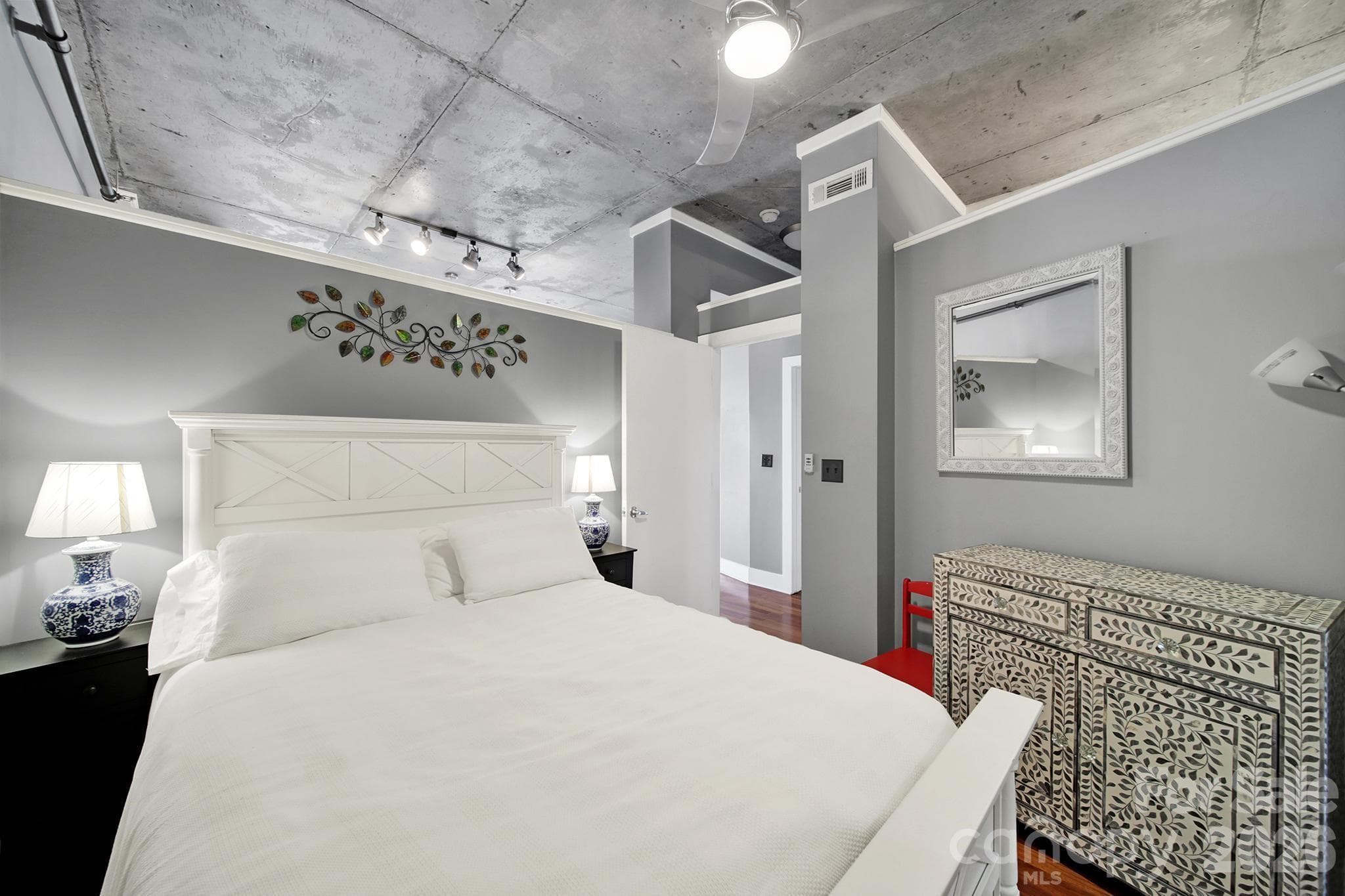 Condominium at 505 E 6th Street, Charlotte, photo 20 of 34