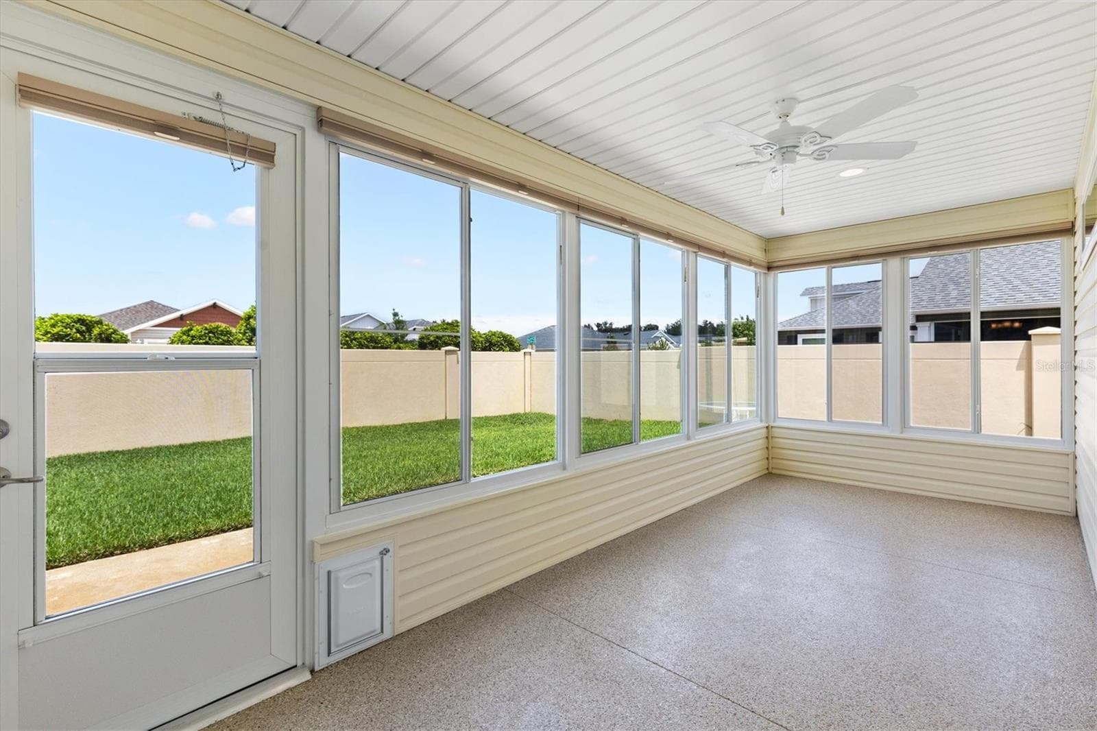 Black out privacy Shades that open top and bottom - 5805 CAMDYN CT, THE VILLAGES