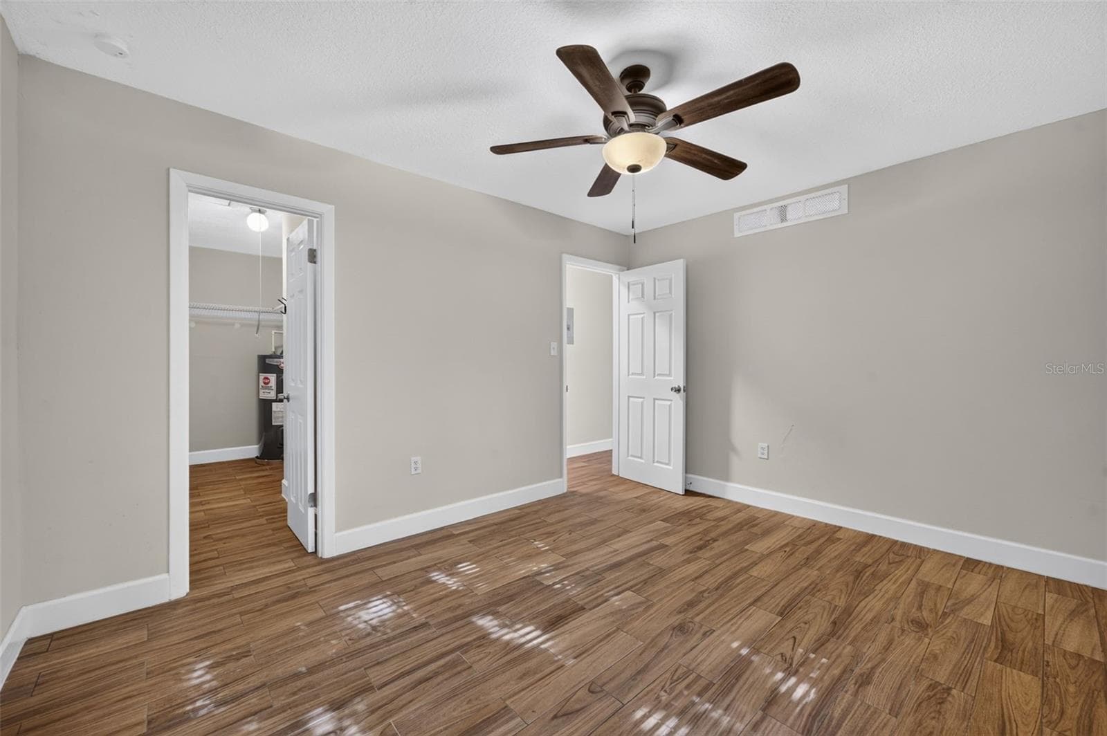 Condominium at 118 W AMERICA ST #2, ORLANDO, photo 11 of 16