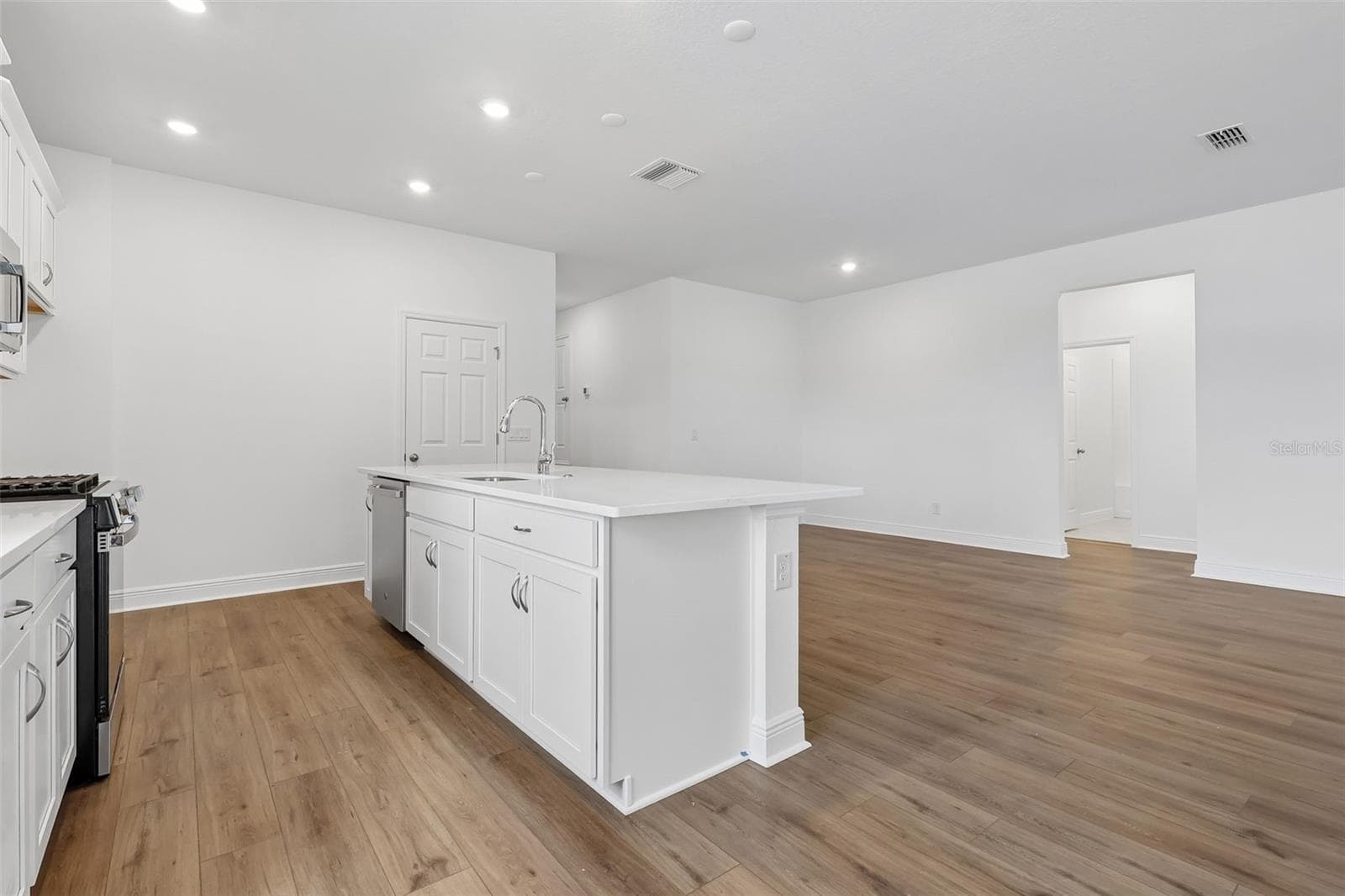Kitchen - 436 LEMONGRASS RD, MINNEOLA