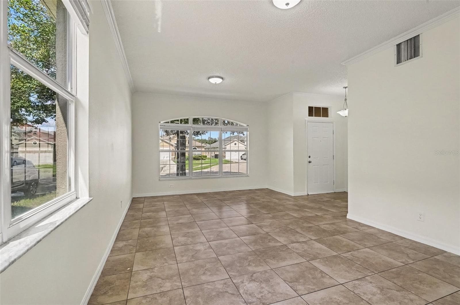 Single Family Residence at 14513 KAISER CT, ORLANDO, photo 2 of 15