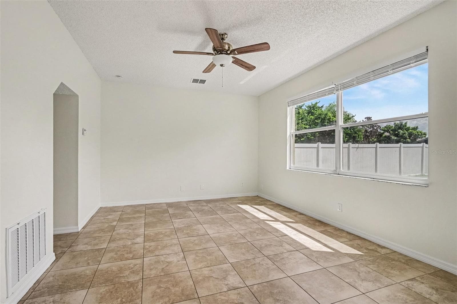 Single Family Residence at 14513 KAISER CT, ORLANDO, photo 3 of 15