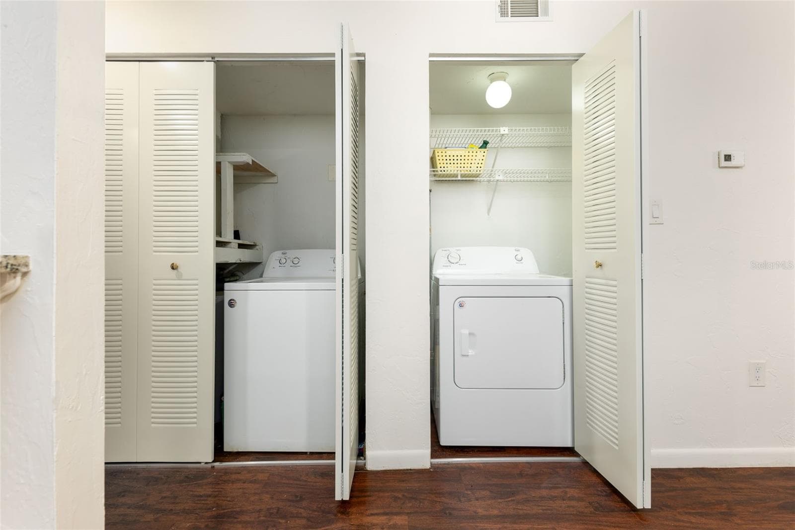 Washer/Dryer - 89 SE 16TH AVE #P302, GAINESVILLE