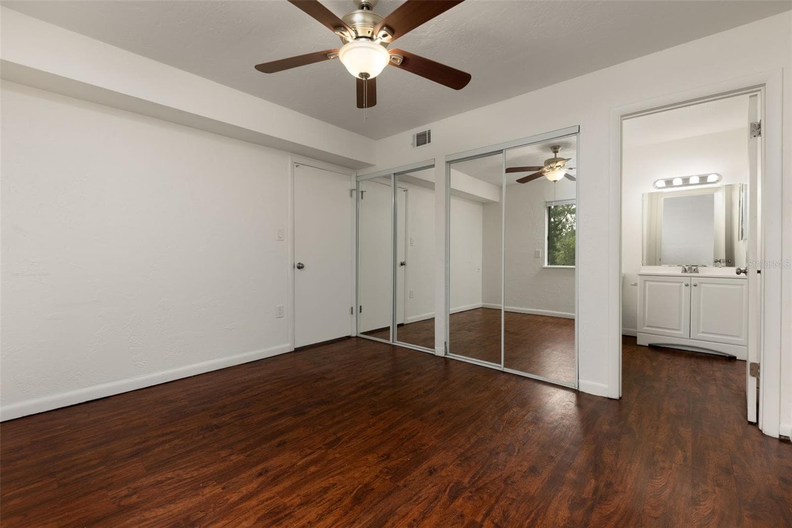 Back Bedroom - 89 SE 16TH AVE #P302, GAINESVILLE