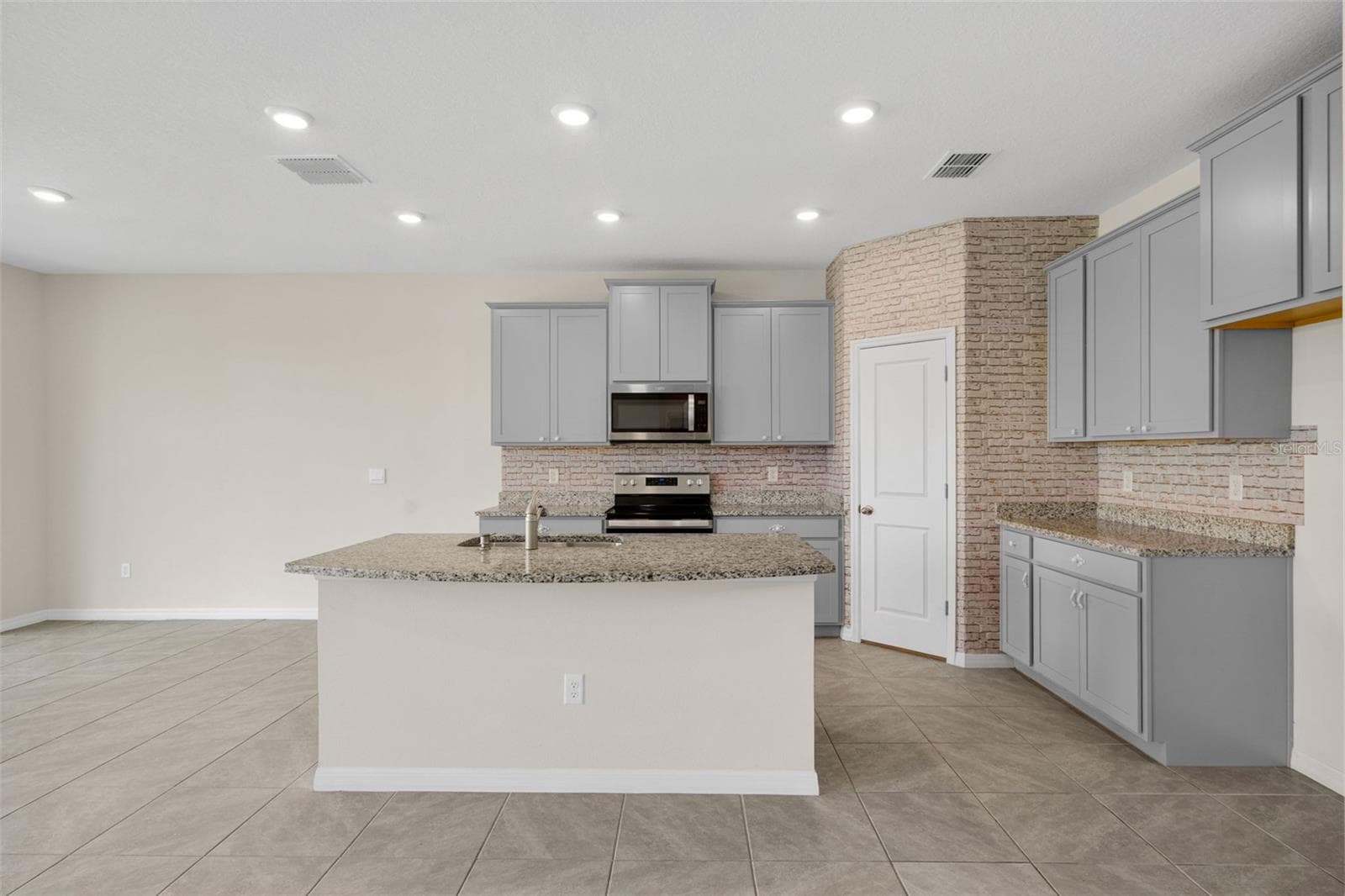 Single Family Residence at 3813 LIVELY CORAL PL, BRADENTON, photo 10 of 52
