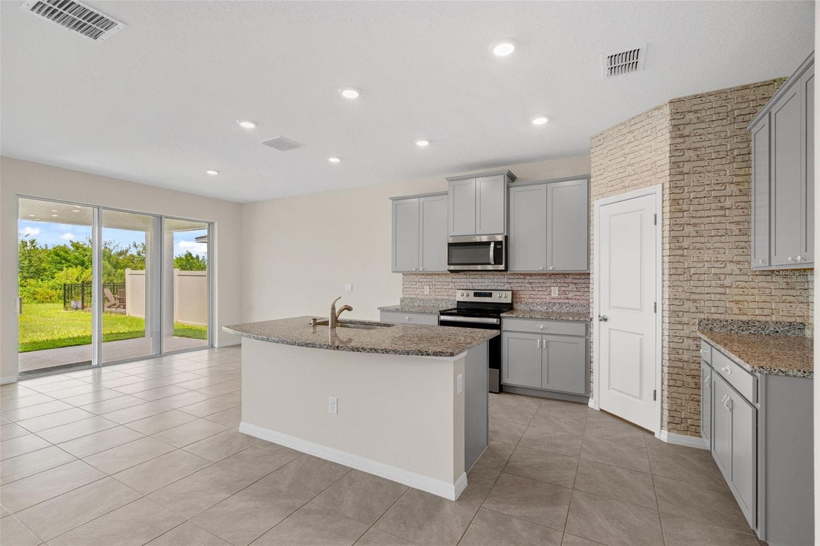 Single Family Residence at 3813 LIVELY CORAL PL, BRADENTON, photo 11 of 52