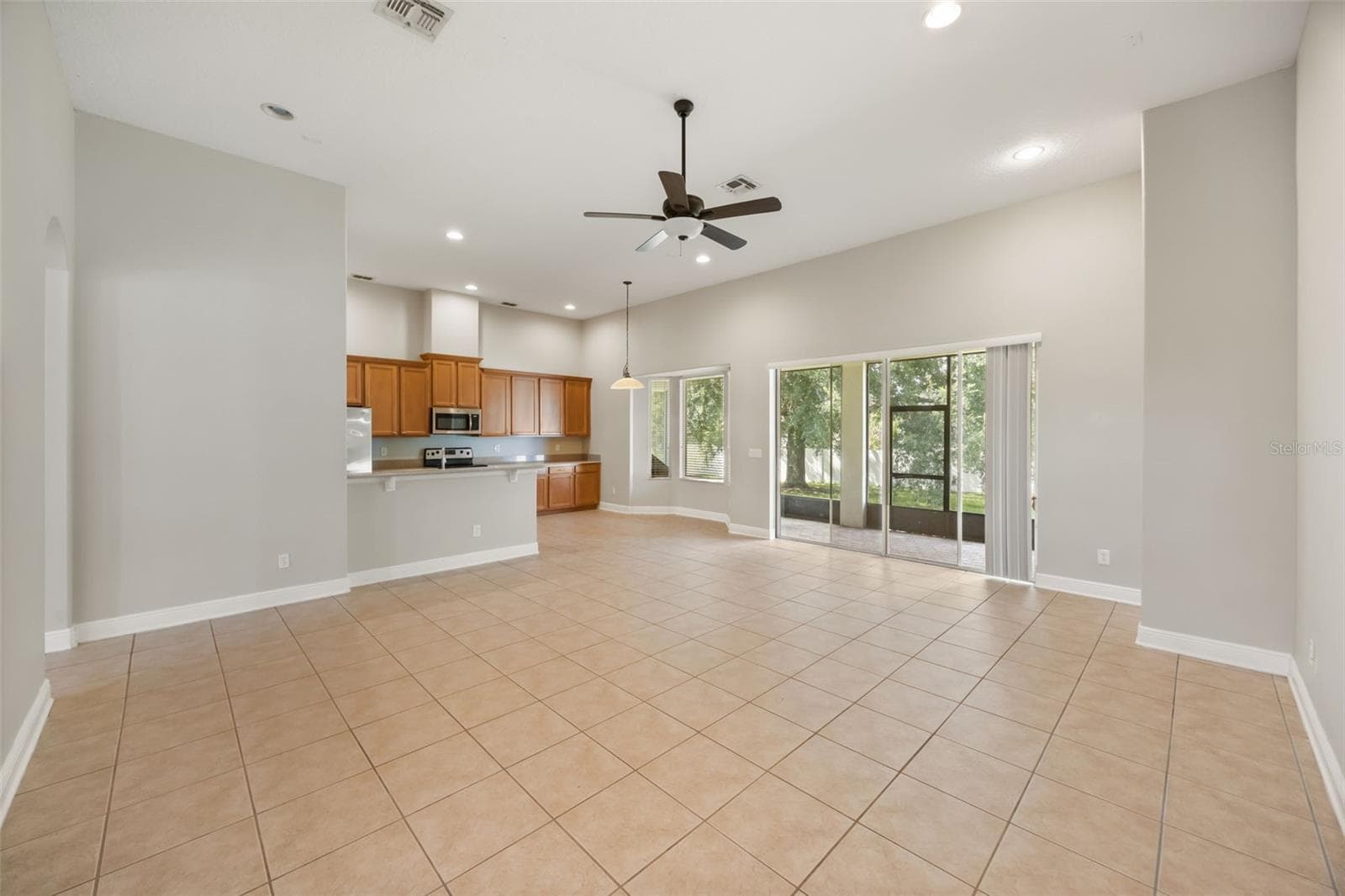 Single Family Residence at 6190 HEDGESPARROWS LN, SANFORD, photo 8 of 38