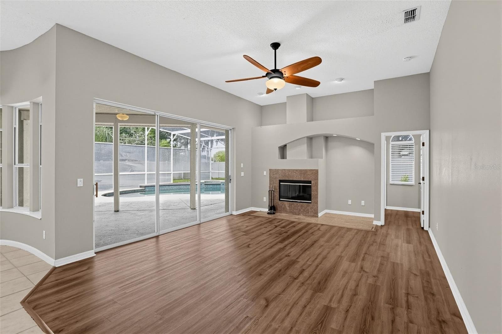 Single Family Residence at 248 HUNTRIDGE WAY, WINTER SPRINGS, photo 3 of 30