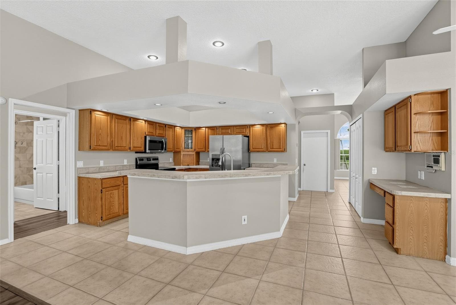 Single Family Residence at 248 HUNTRIDGE WAY, WINTER SPRINGS, photo 4 of 30